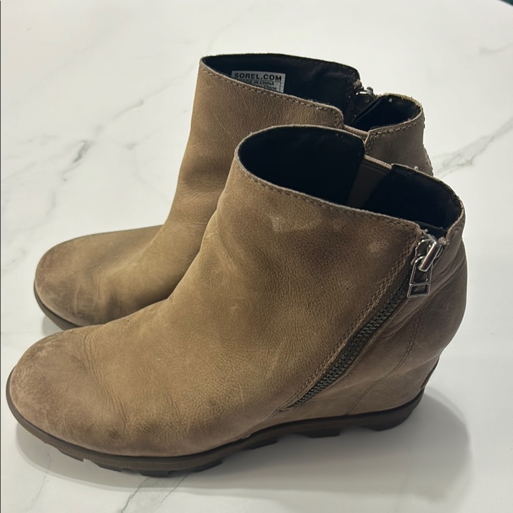 Sorel Women's Tan Ankle Boots